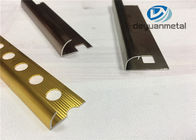 L'équilibre en aluminium d'or brillant de bord profile la bande rebord perforée en métal